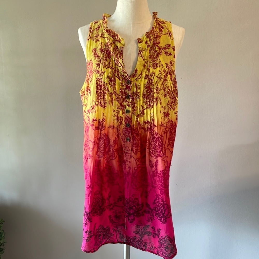 BOHO SLEEVELESS FLORAL TUNIC / mini dress. Ruffled neck / button down 1/2 sz L